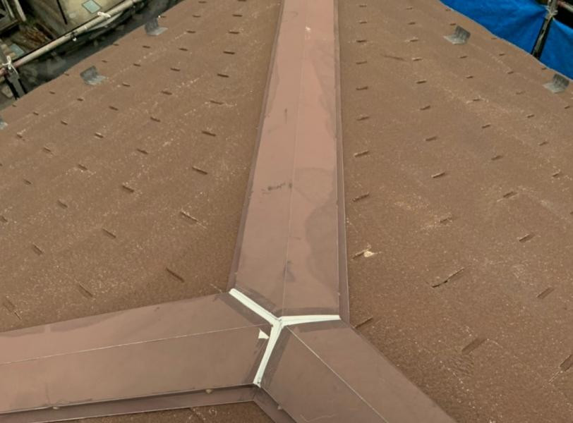 屋根の板金部　シール打ち替え、塗装